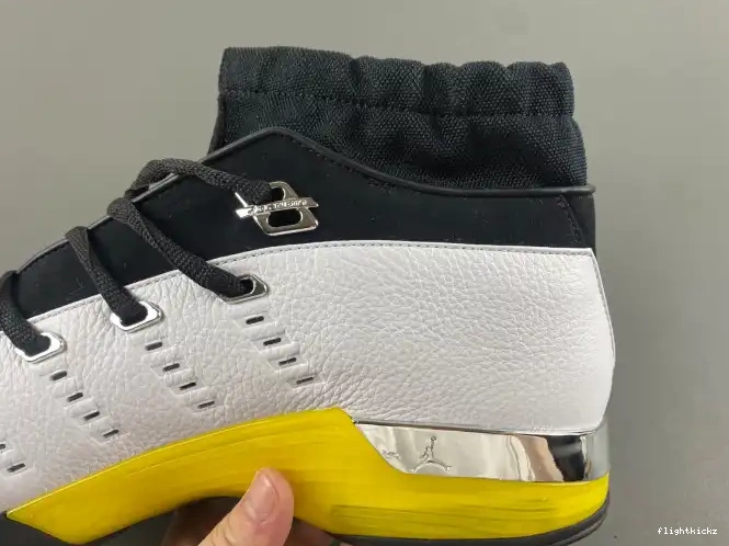 Low 17 Air Jordan FJ0395-100 Lightning 0620